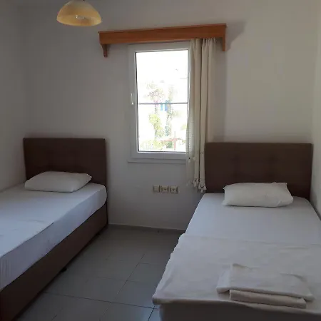 Apart-hotel Paradise 3*