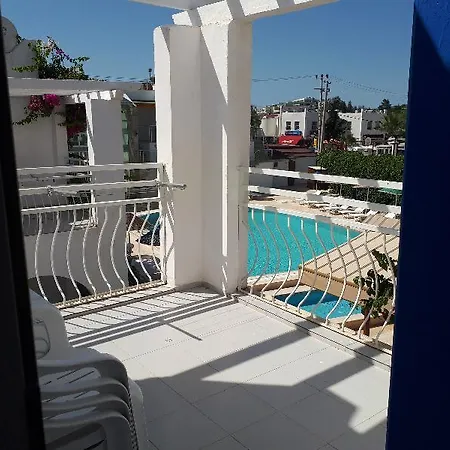 Paradise Aparthotel